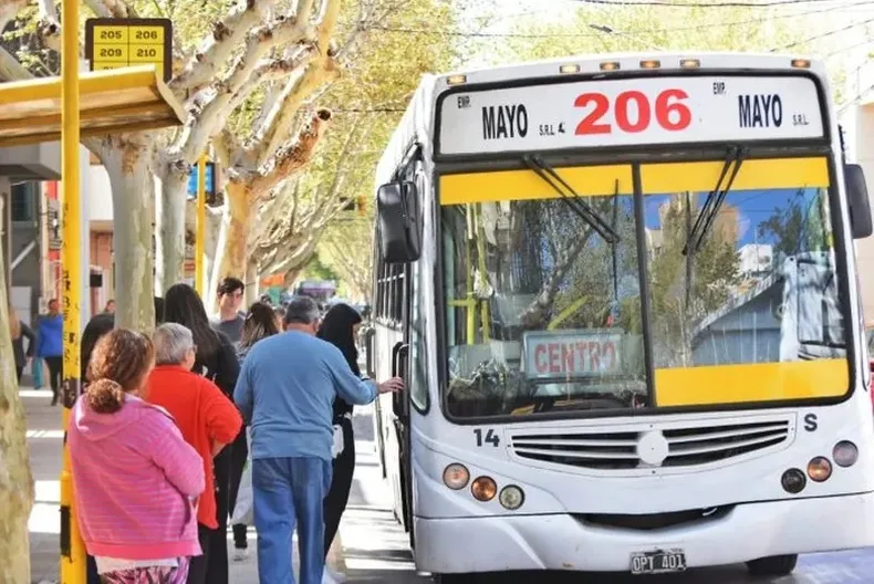La empresa Mayo se despegó del paro y les avisó a los choferes que quien quiera trabajar podrá hacerlo