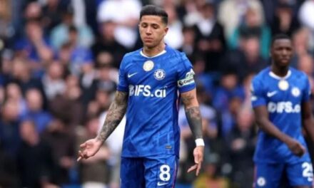 El Chelsea de Enzo Fernández se hunde: dura derrota ante el Forest y el sueño de la Champions 2027 se desvanece