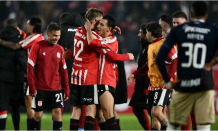 Estudiantes venció a DIM en el descuento y logró un épico boleto a octavos de la Copa Libertadores
