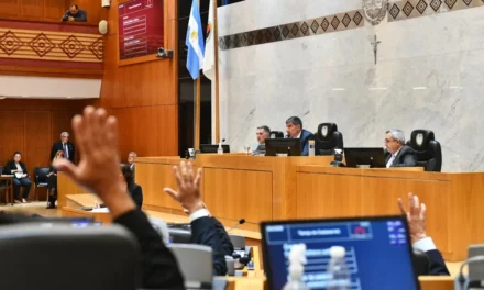 Ley de Ficha Limpia, abarca a los tres poderes del Estado