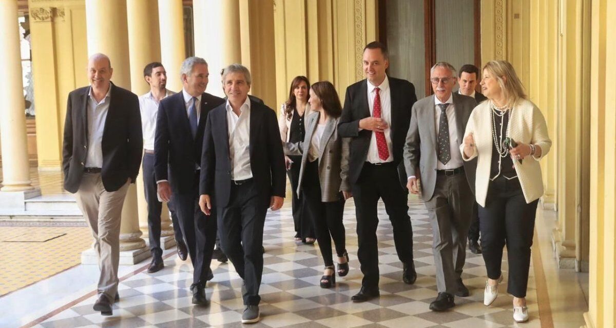 Se reúne el Gabinete en medio de las tensiones internas y el clamor por la salida de Manuel Adorni