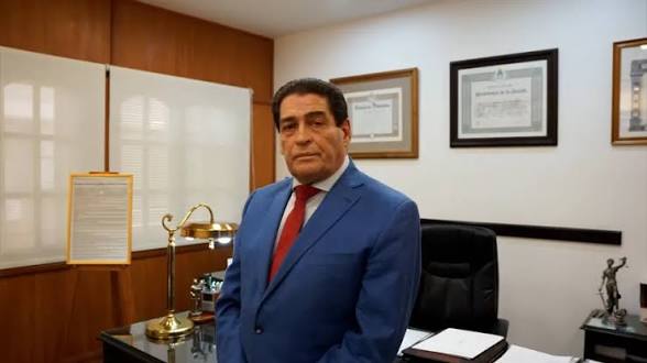 De Sanctis rechaza versiones de retiro: “No me voy ni ahora ni en 2027”
