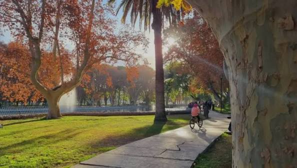 El otoño se hace sentir con tardes agradables y cielo totalmente despejado