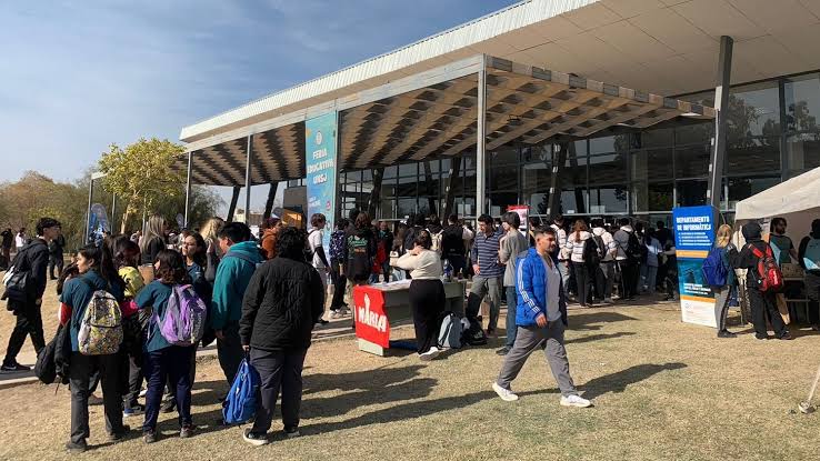 La UNSJ espera una feria educativa récord con miles de estudiantes y 62 carreras en exposición