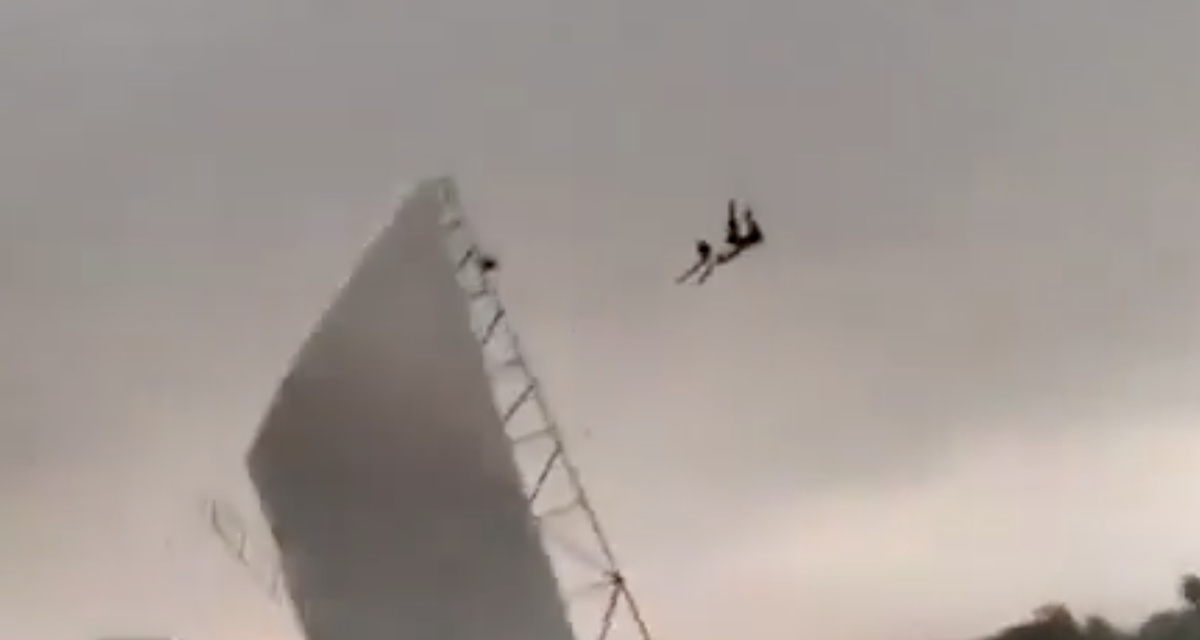 El impactante momento en que un temporal arrastró por el aire a un hombre en India