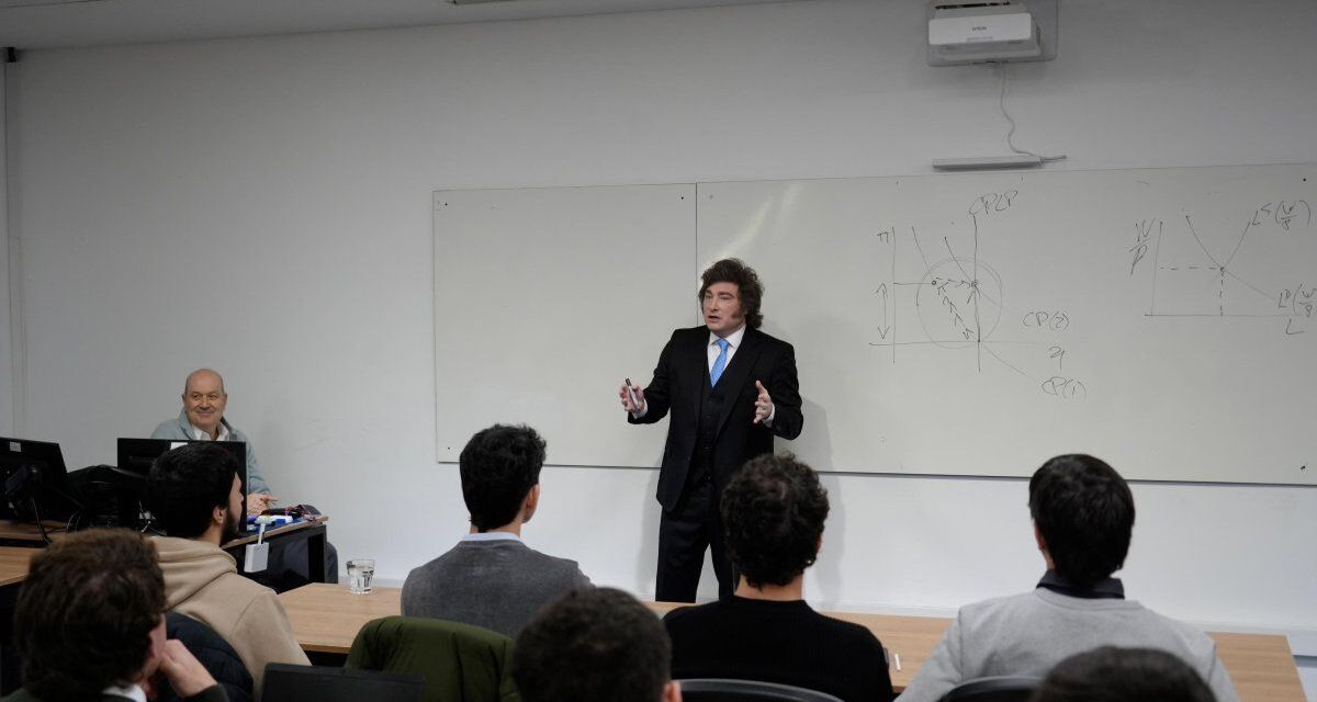 El Gobierno asegura que los jóvenes vuelven al país, pero faltan estadísticas