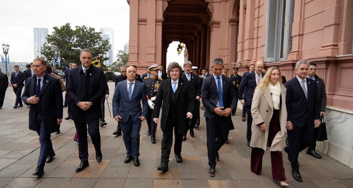 El Gobierno espera que el Mundial 2026 y el papa León XIV ayuden a descomprimir un semestre cargado de internas