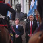 Javier Milei busca en Rosario la foto que le permita dejar atrás el caso Manuel Adorni