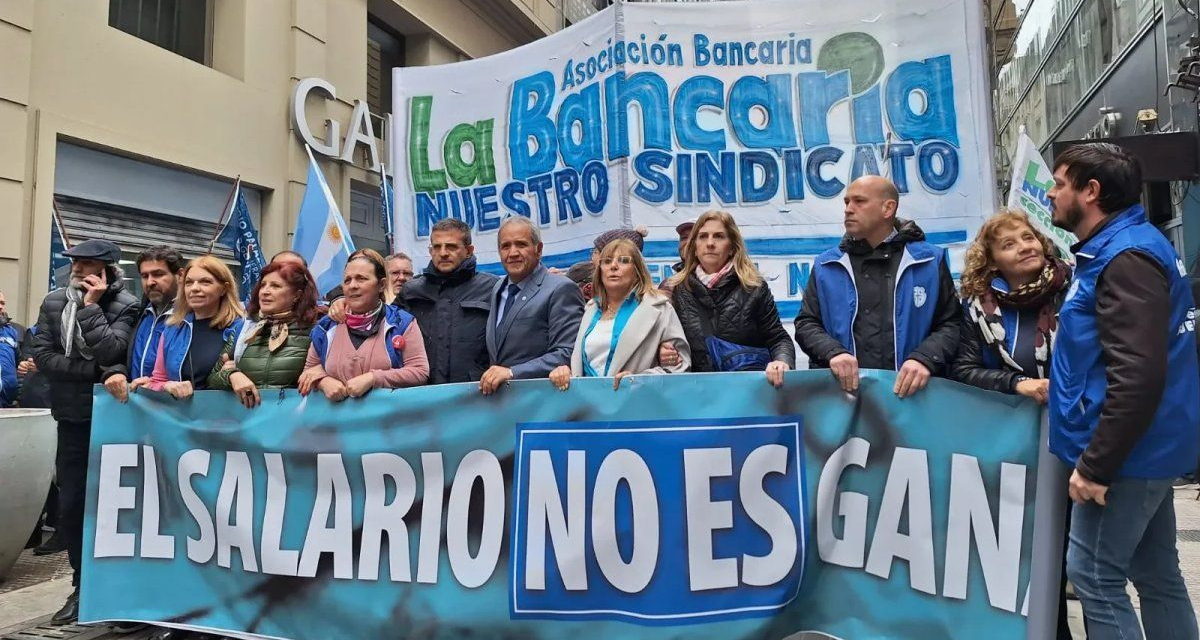 La Bancaria ratificó el paro de este miércoles en el Hipotecario y el BCRA por despidos y cierre de dependencias