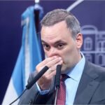Ahora piden la detención de Manuel Adorni por apretar a un testigo