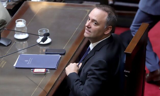 Todos los detalles de la declaración del contratista que complicó a Manuel Adorni