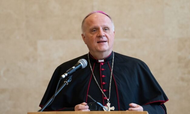 El papa León XIV designó a Michael Wallace Banach como nuevo nuncio en la Argentina