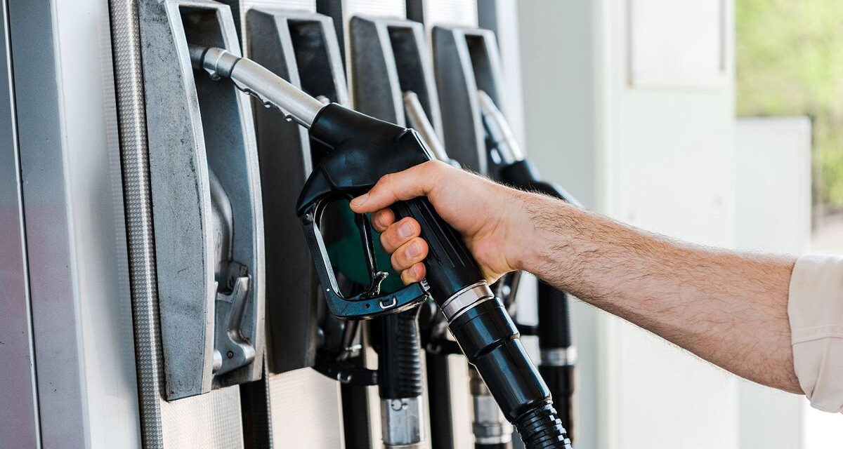 El precio del combustible en EEUU aumentó un 50% desde el inicio del conflicto en Medio Oriente