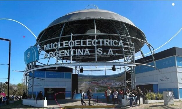 Informe de Manuel Adorni reveló gastos millonarios de la empresa Nucleoeléctrica con la tarjeta corporativa