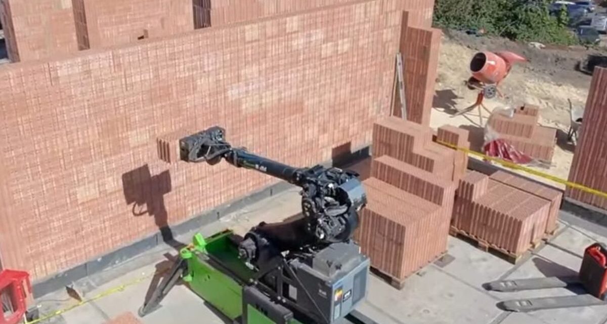 Cómo es Walter, el robot albañil que promete reemplazar a varios trabajadores al mismo tiempo