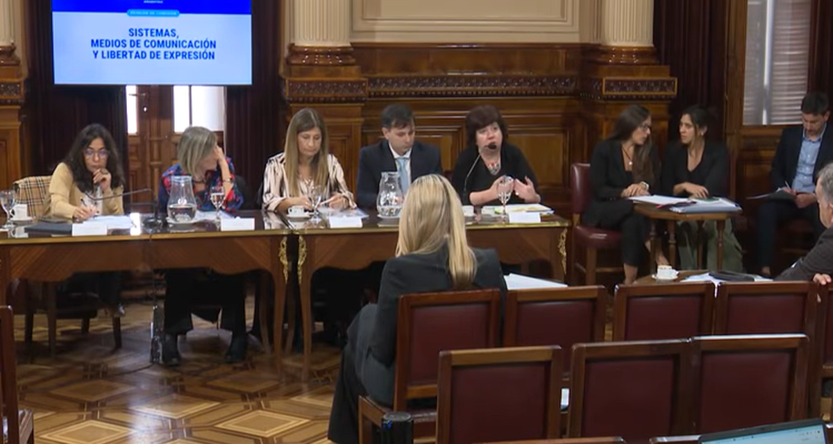 En plena escalada de las agresiones de Milei a la prensa, senadores recibieron a periodistas y entidades de medios