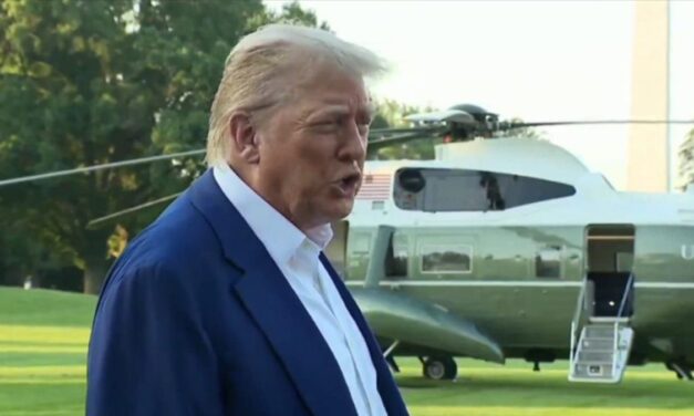 La justicia de EEUU frenó el intento de Donald Trump de cambiarle el nombre al Centro Kennedy
