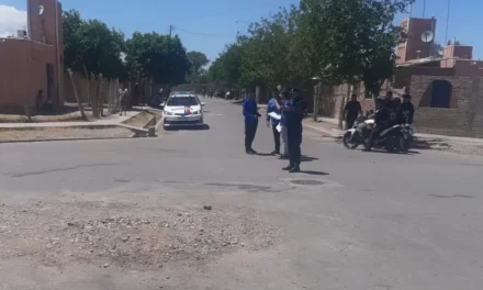 Tenso operativo policial en el barrio Teresa de Calcuta: un hombre con pedido de captura agredió a efectivos