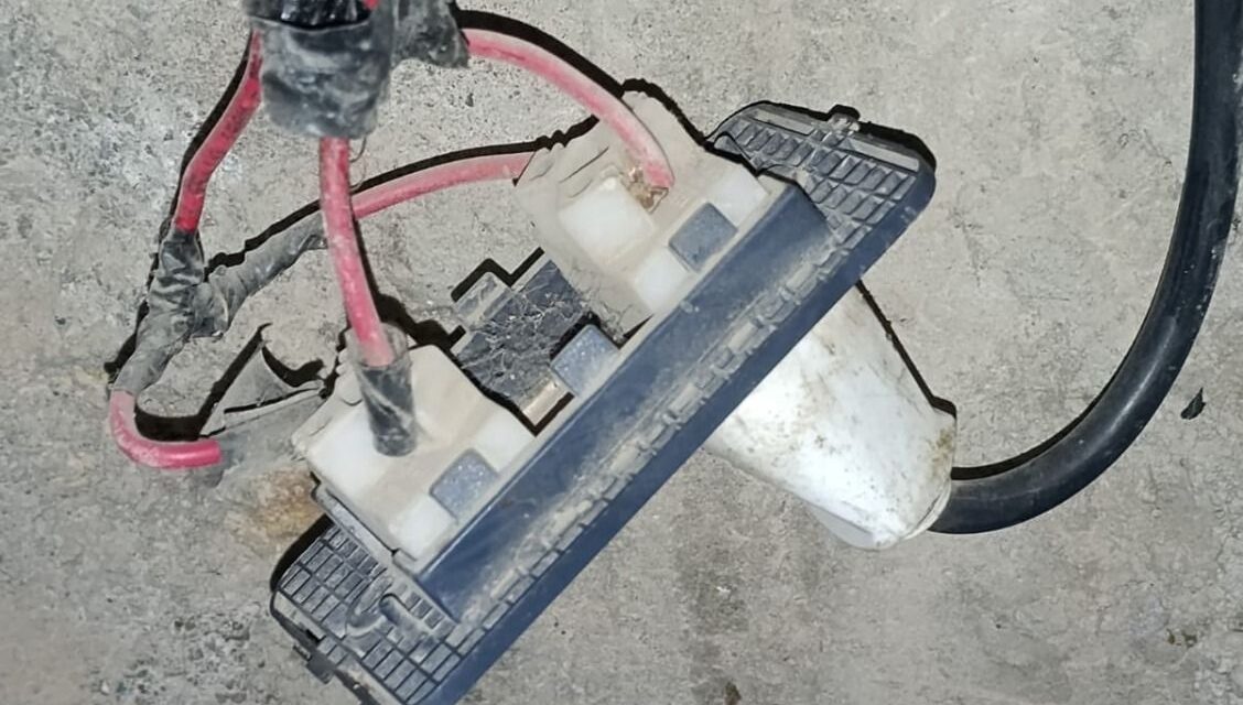 Un hombre murió electrocutado en Ullum mientras intentaba reparar una máquina de cortar fiambre