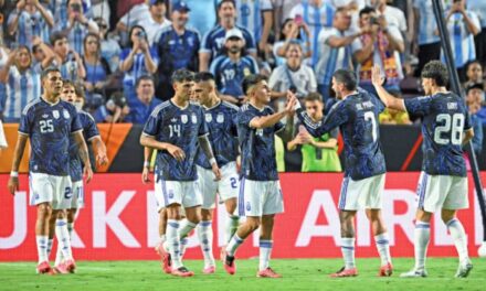 En un ensayo ante casi 100 mil personas, la Selección ganó y mostró algunas ideas