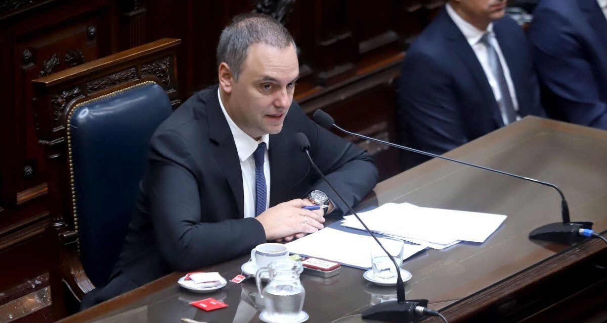 Manuel Adorni confirmó que irá al Senado en medio de la presión opositora por su declaración jurada