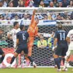 Muslera dejó afuera a Uruguay y Cabo Verde será el rival de Argentina