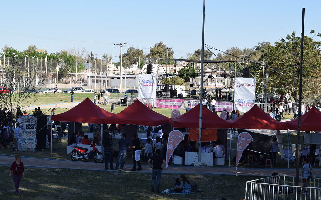 Capital avanza con el reordenamiento de feriantes y artesanos de Plaza Laprida