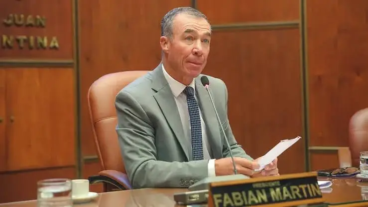 Fabián Martín defendió los retiros voluntarios y planteó que parte del empleo estatal debe pasar al sector privado