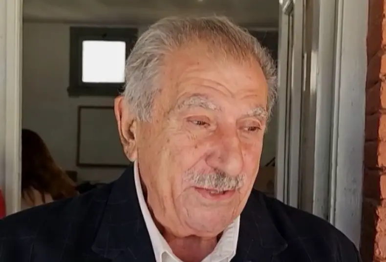 Avelín fue lapidario con Adorni: “Es una vergüenza nacional y una falta de respeto al país”