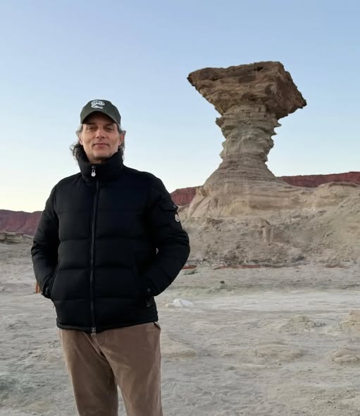 Joaquín Furriel visitó Ischigualasto y compartió una tarde mundialista con trabajadores y guías del parque