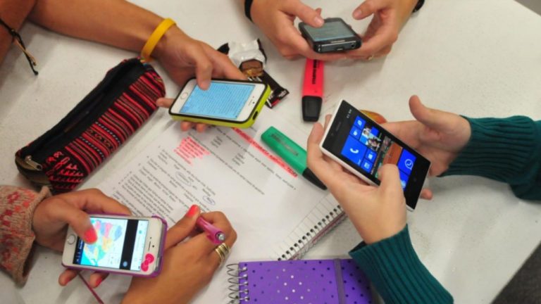 «Tenemos más de 200 plataformas clandestinas»: crece la preocupación por las apuestas online en menores