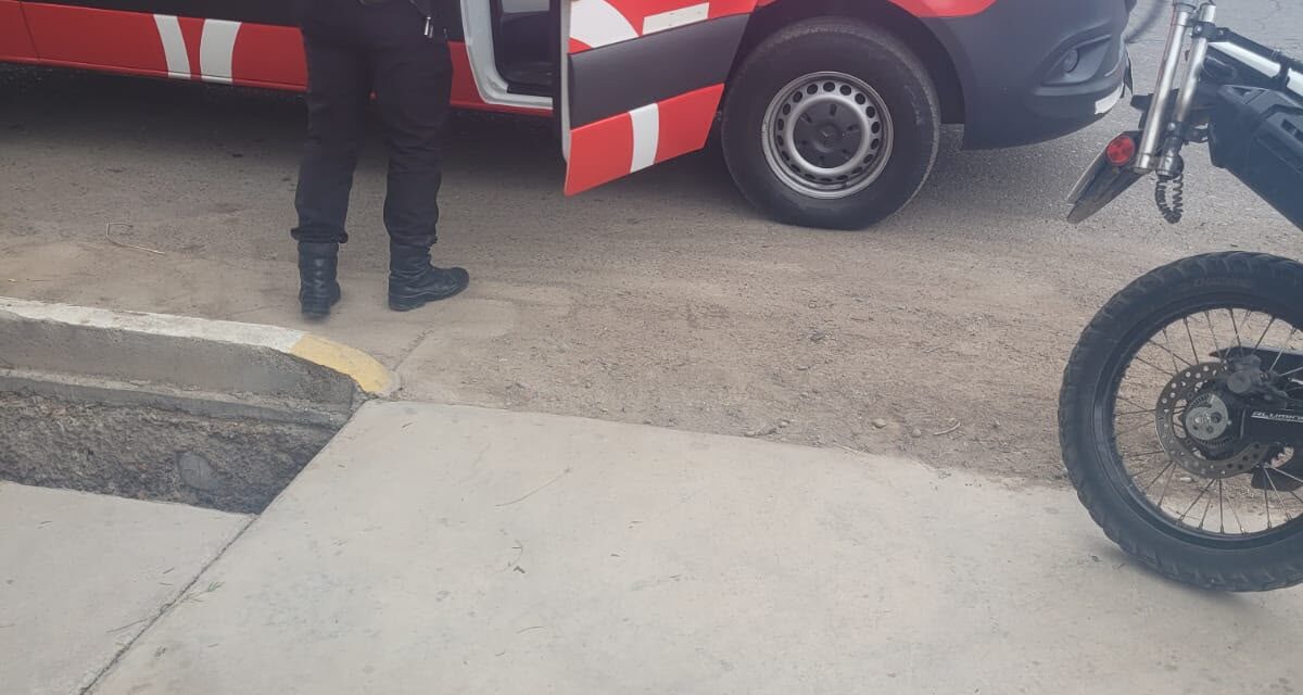 Le devolvió la vida: un policía realizó RCP y salvó a un bebé que se estaba ahogando