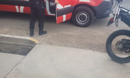 Le devolvió la vida: un policía realizó RCP y salvó a un bebé que se estaba ahogando