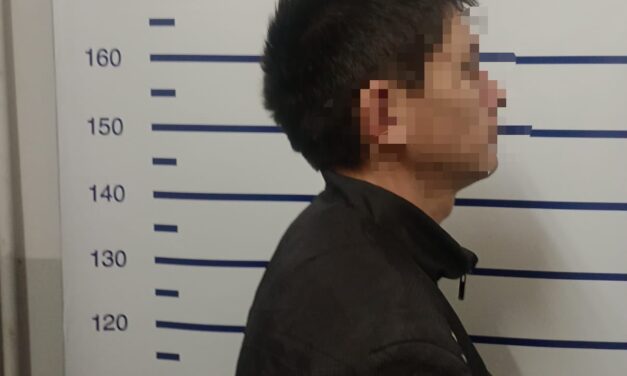 Lo persiguieron vecinos y terminó detenido por intentar robarle el celular a una adolescente