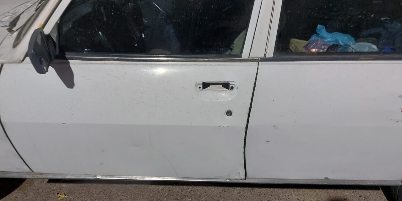 Sorprendido dentro de un auto: cayó cuando intentaba ponerlo en marcha