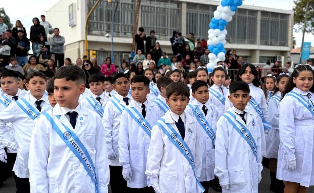 9 de Julio celebró la Promesa de Lealtad a la Bandera con alumnos de diez escuelas