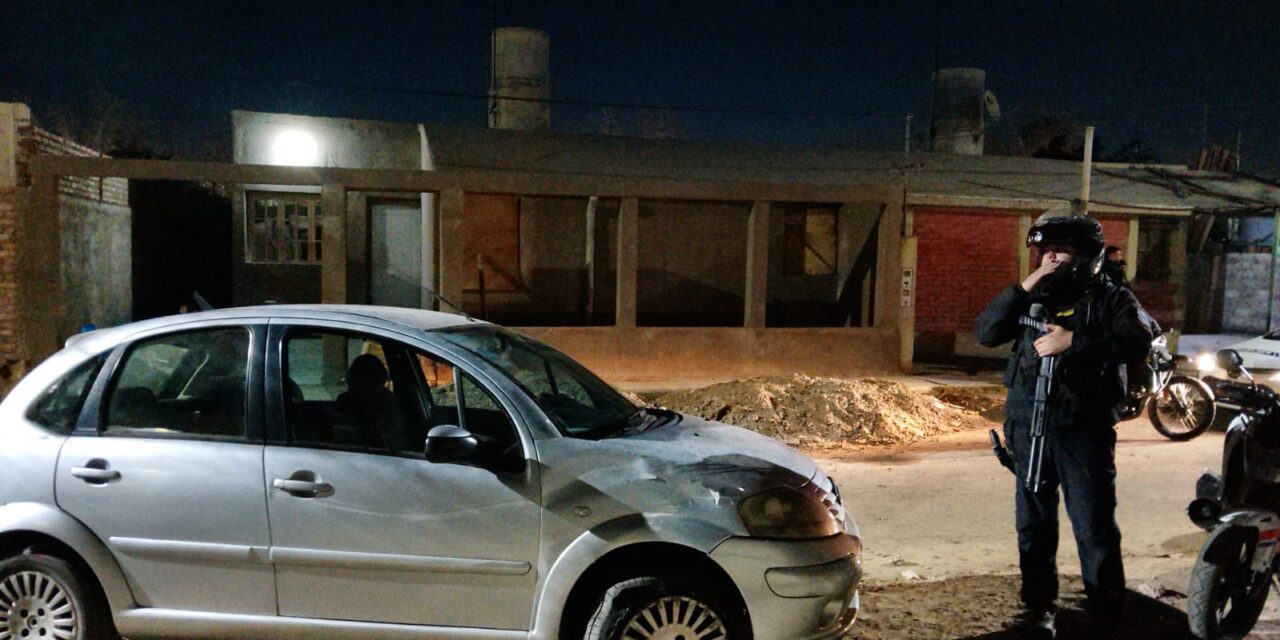 Escaparon a pie y abandonaron un auto robado en un barrio de Rivadavia