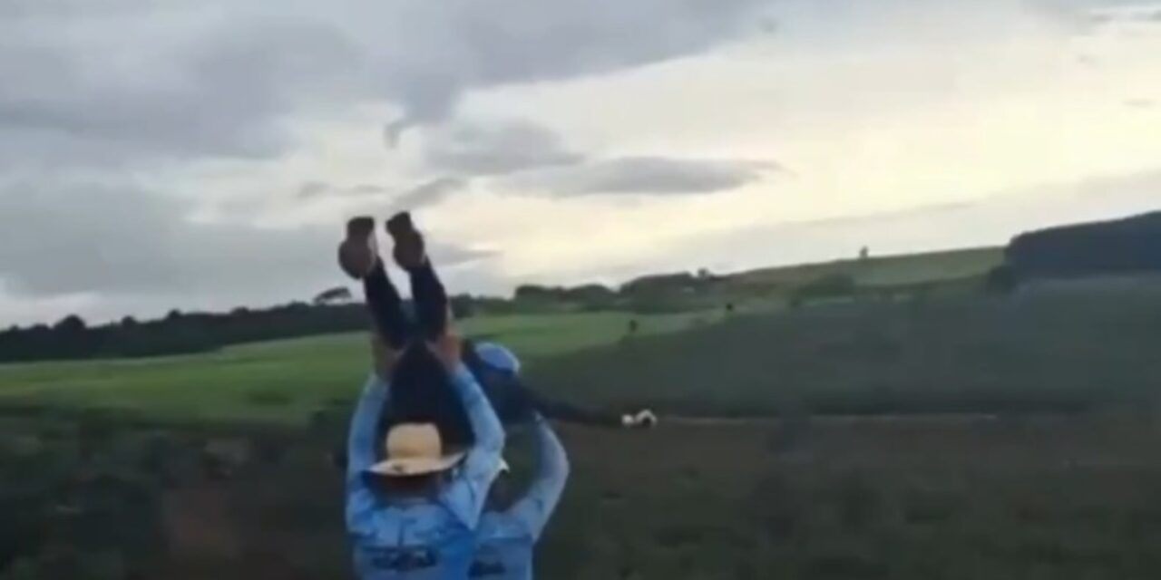Una joven fue arrojada sin cuerdas al vacío y murió por los golpes que sufrió en la caída