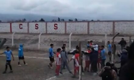 Batalla campal en el clásico de inferiores de Zonda