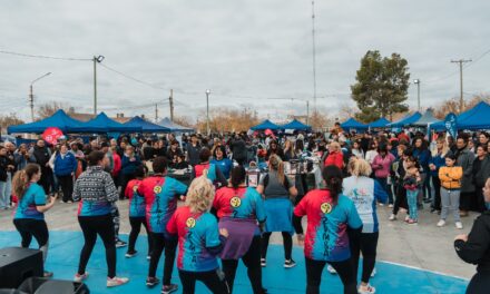 Con trámites, salud y asesoramiento, «Rawson en Comunidad» reunió a cientos de vecinos en Villa Angélica
