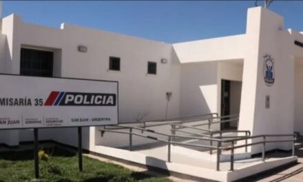 Policías evitaron que un hombre se quitara la vida en Rawson y lograron rescatarlo a tiempo