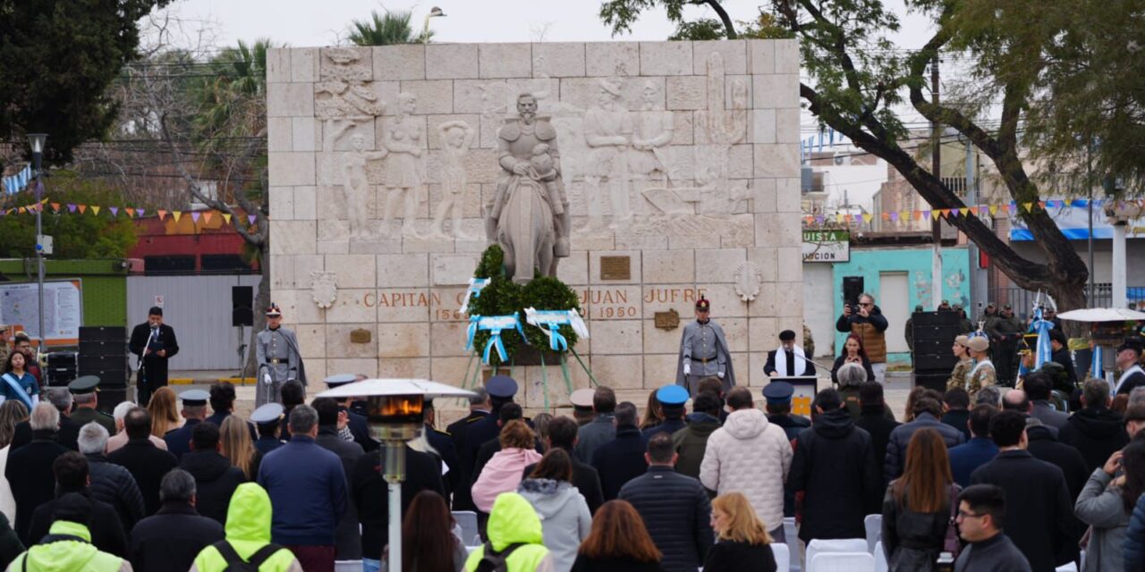 Autoridades renovaron el homenaje a Juan Jufré en el aniversario 464 de la fundación