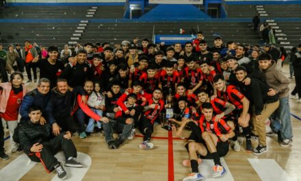 El Aldo Cantoni coronó a los campeones del futsal sanjuanino en una jornada a puro festejo