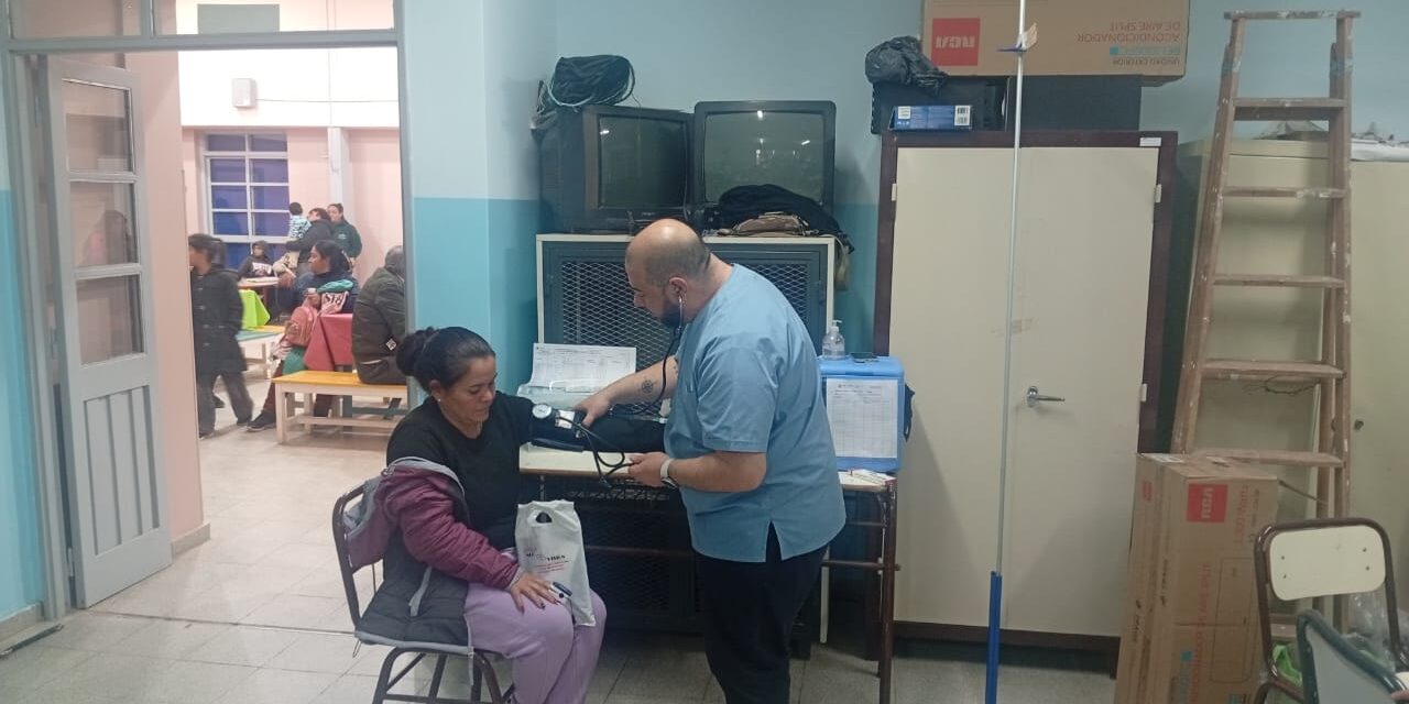Salud llevó atención médica, vacunación y medicamentos a vecinos de Marayes