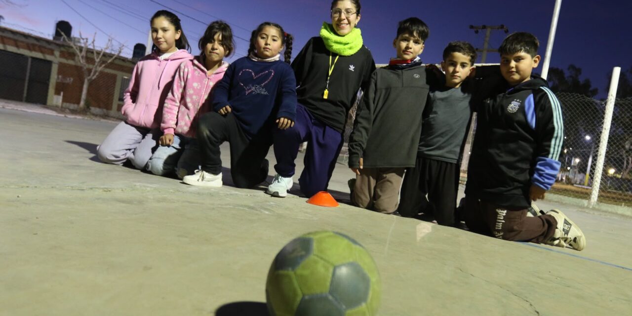 En Zonda, una escuelita deportiva transforma el juego en oportunidades para crecer