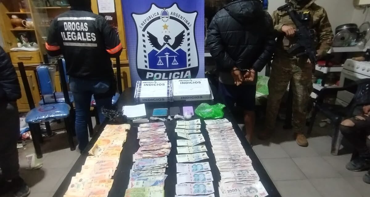 Megaoperativo antidrogas en Las Pampas: cinco detenidos, cocaína, marihuana y un arma de guerra