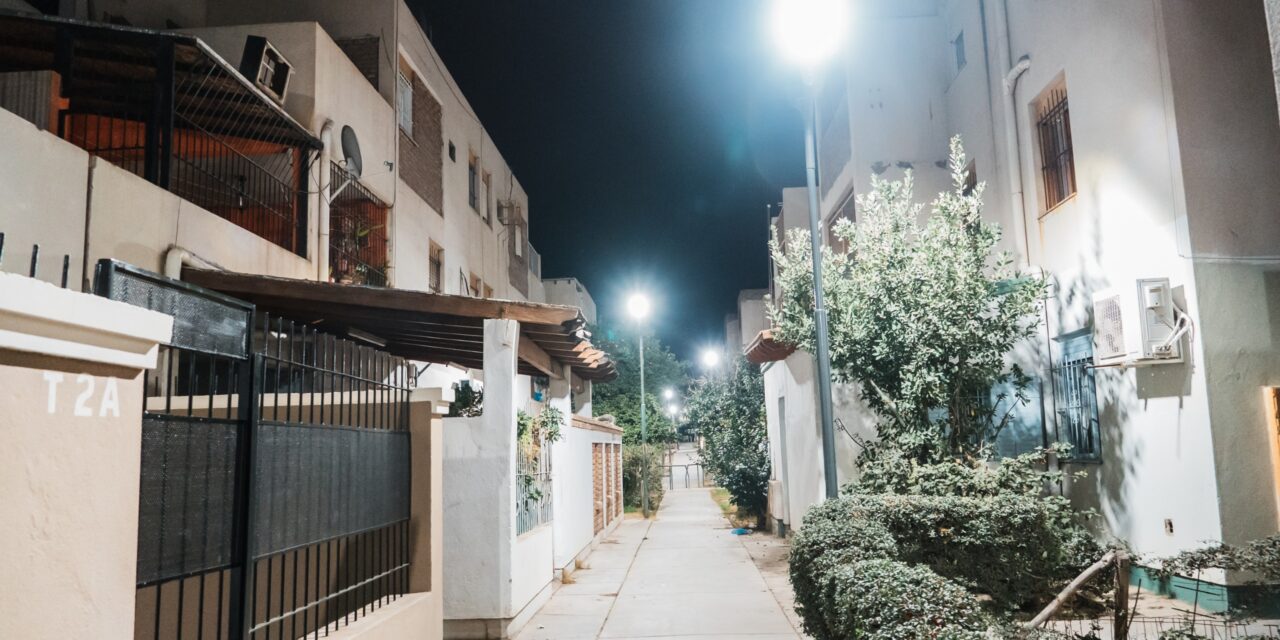 Después de 30 años, el barrio Teniente Silva estrenó nueva iluminación
