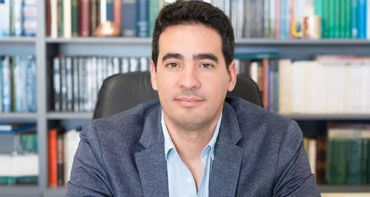 Quién es Adrián Ravier, el nuevo vocero presidencial de Javier Milei