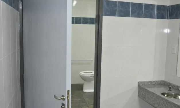 Conmoción en Rivadavia: Hallaron restos fetales en el baño de una escuela