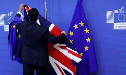 El Reino Unido cambia por séptima vez de primer ministro en 10 años y revive el caos del Brexit